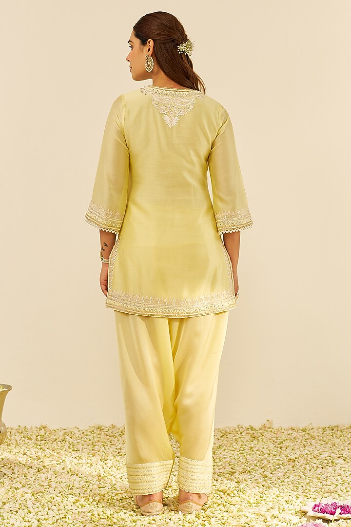 Lemon Yellow Chanderi Silk A-Line Kurta Set For Girls by Sheetal Batra - Kids at Pernia's Pop Up Shop