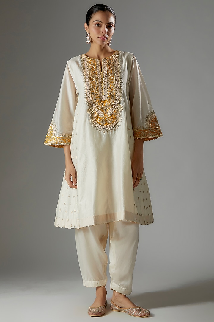 Ivory Silk Chanderi Kashmiri Tilla Embroidered Kurta Set For Girls by Sheetal Batra - Kids at Pernia's Pop Up Shop