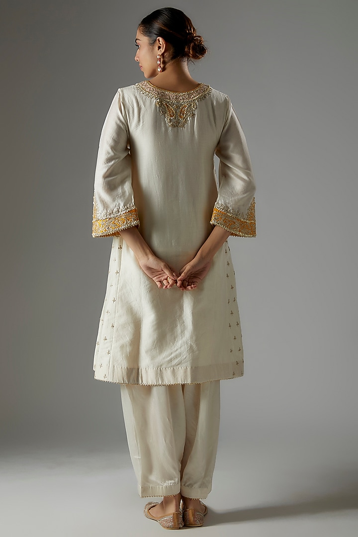Ivory Silk Chanderi Kashmiri Tilla Embroidered Kurta Set For Girls by Sheetal Batra - Kids at Pernia's Pop Up Shop
