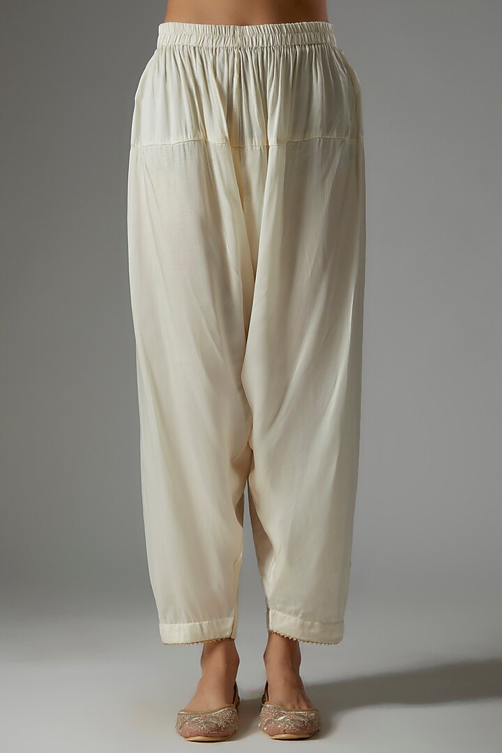 Ivory Silk Chanderi Kashmiri Tilla Embroidered Kurta Set For Girls by Sheetal Batra - Kids at Pernia's Pop Up Shop