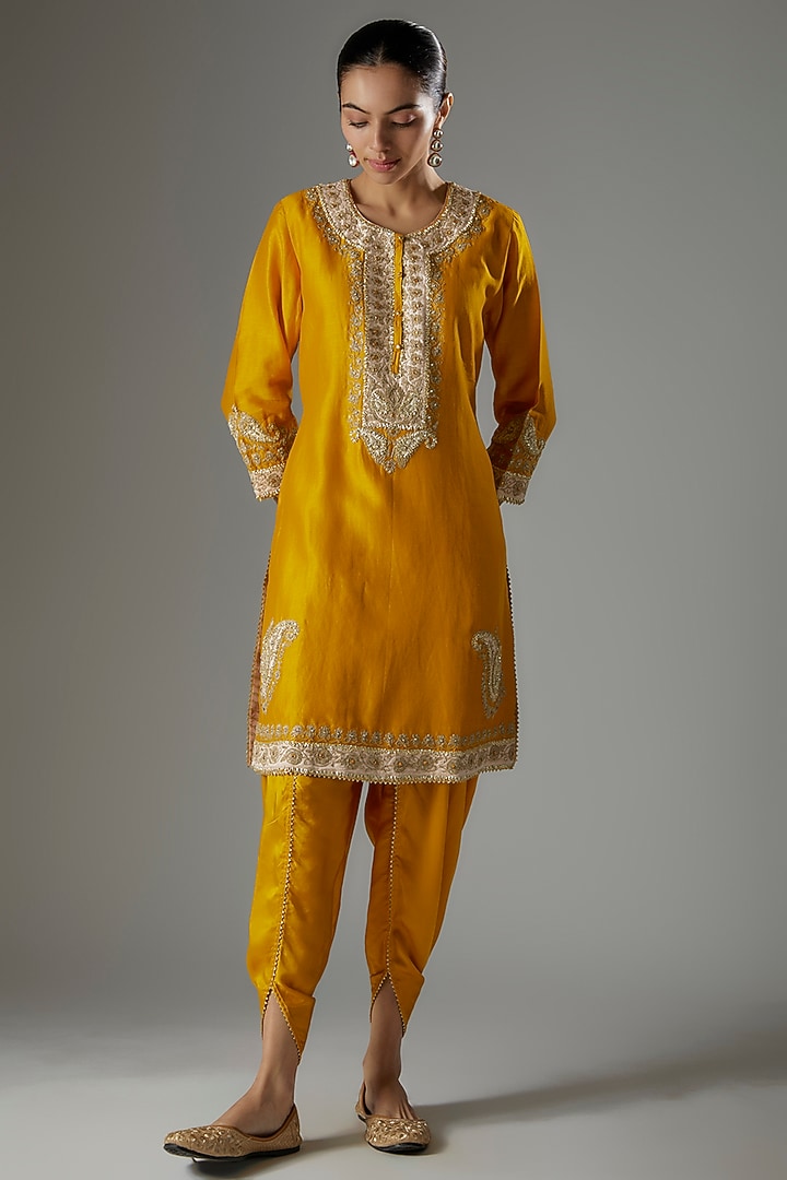Yellow Silk Chanderi Kashmiri Tilla Embroidered Kurta Set For Girls by Sheetal Batra - Kids at Pernia's Pop Up Shop