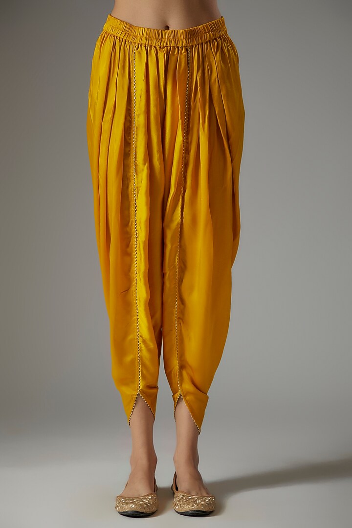 Yellow Silk Chanderi Kashmiri Tilla Embroidered Kurta Set For Girls by Sheetal Batra - Kids at Pernia's Pop Up Shop