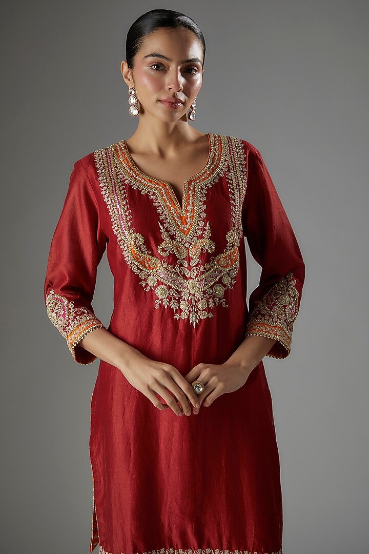 Red Silk Chanderi Kashmiri Tilla Embroidered Kurta Set For Girls by Sheetal Batra - Kids at Pernia's Pop Up Shop
