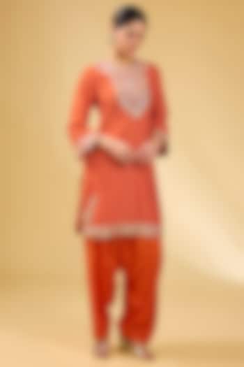 Orange Upada Silk Embroidered Short Kurta Set For Girls by Sheetal Batra - Kids at Pernia's Pop Up Shop