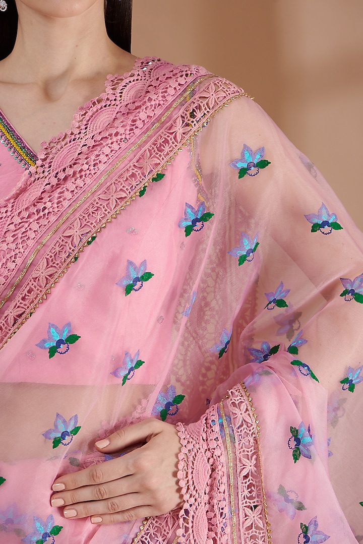 Rose Pink Printed Wedding Saree Set by Label By Shalini Bhagat at Pernia's Pop Up Shop