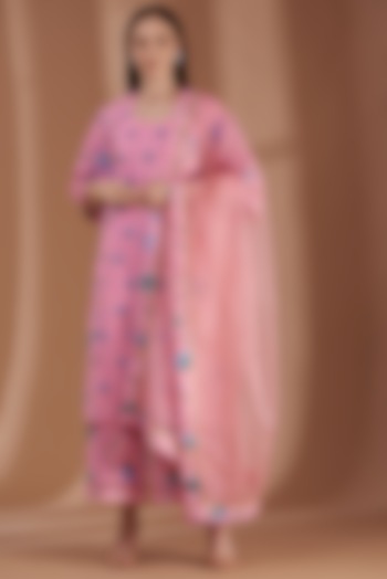 Rose Pink Embroidered Kurta Set by Label By Shalini Bhagat