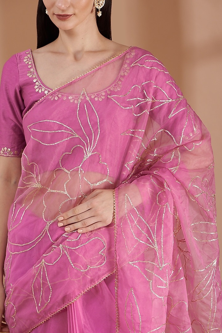 Onion Pink Embroidered Party Wear Saree Set by Label By Shalini Bhagat at Pernia's Pop Up Shop