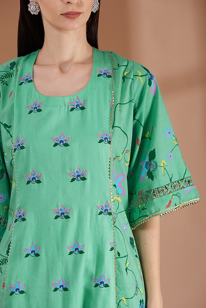 Mint Green Embroidered Kurta Set by Label By Shalini Bhagat at Pernia's Pop Up Shop