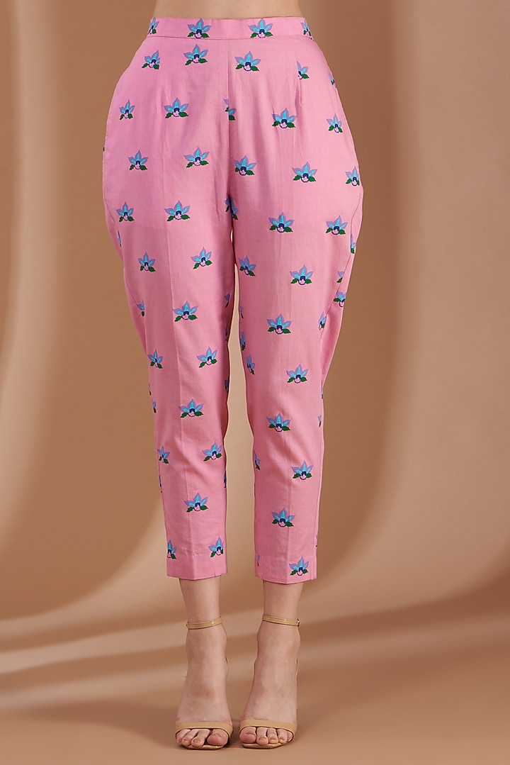 Rose Pink Kurta Set With Embroidery by Label By Shalini Bhagat at Pernia's Pop Up Shop