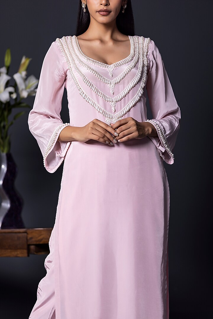 Lilac Crepe Kurta Set by Shweta Dabas at Pernia's Pop Up Shop