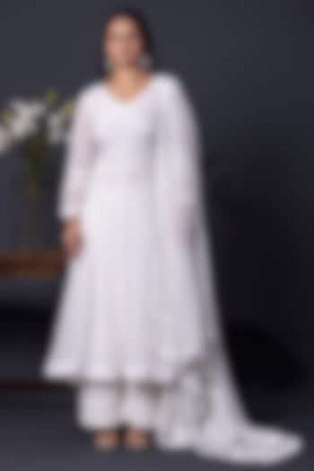 White Organza Wedding Anarkali Set by Shweta Dabas at Pernia's Pop Up Shop