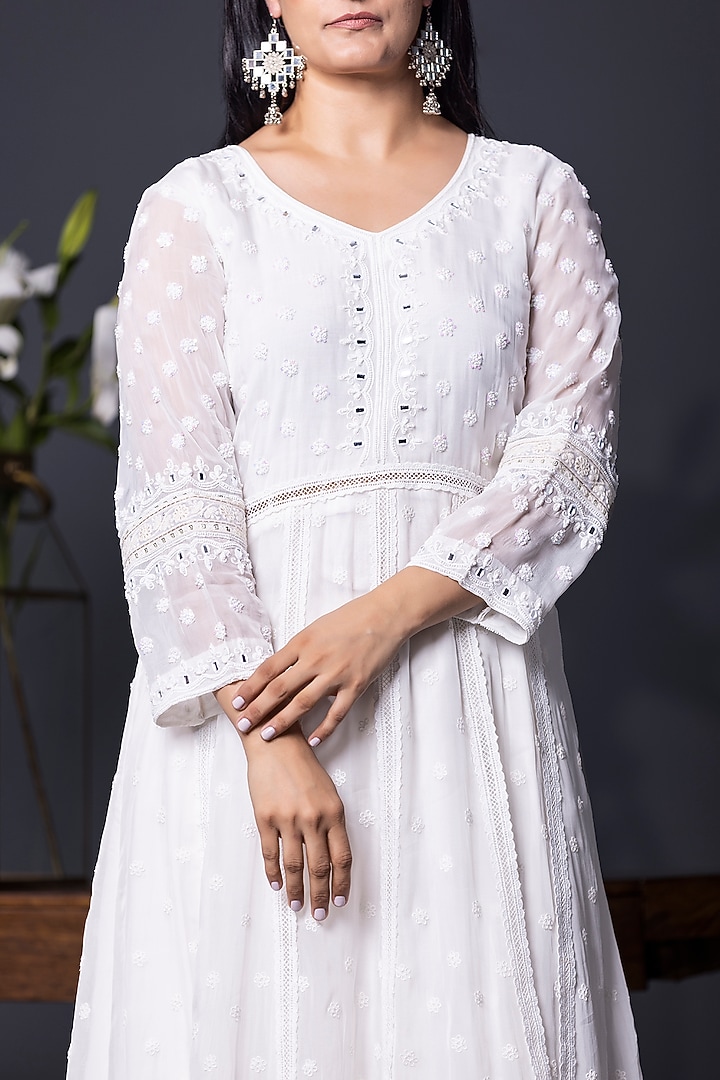 White Organza Wedding Anarkali Set by Shweta Dabas at Pernia's Pop Up Shop