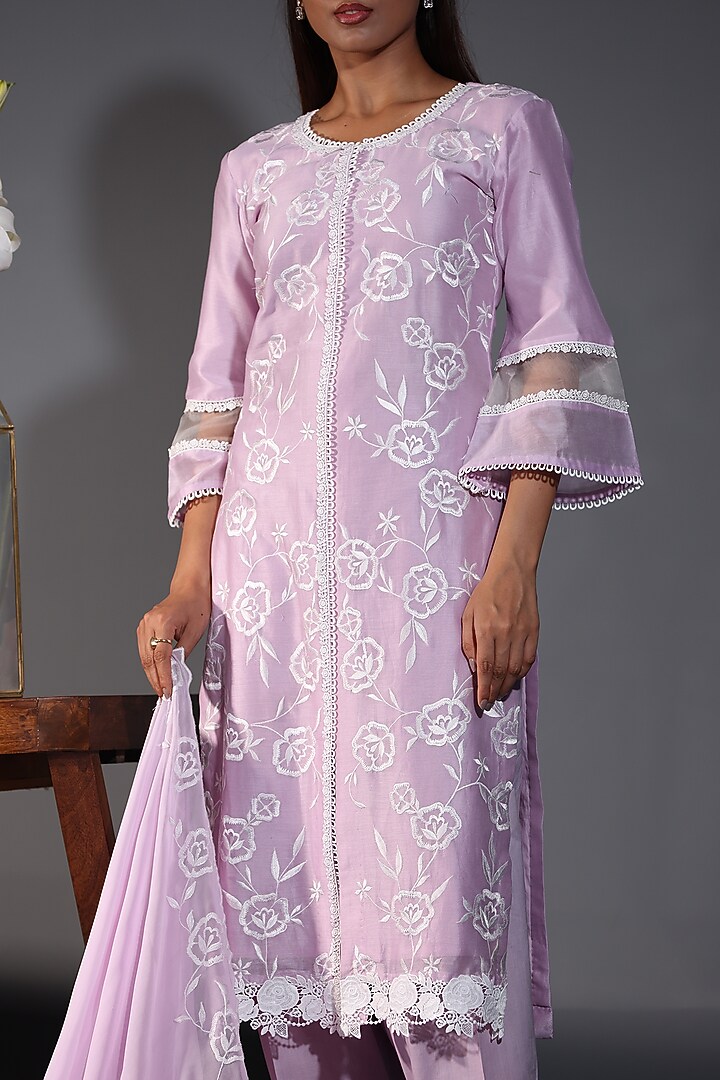 Purple Pure Chanderi Silk Machine Embroidered Kurta Set by Shweta Dabas at Pernia's Pop Up Shop
