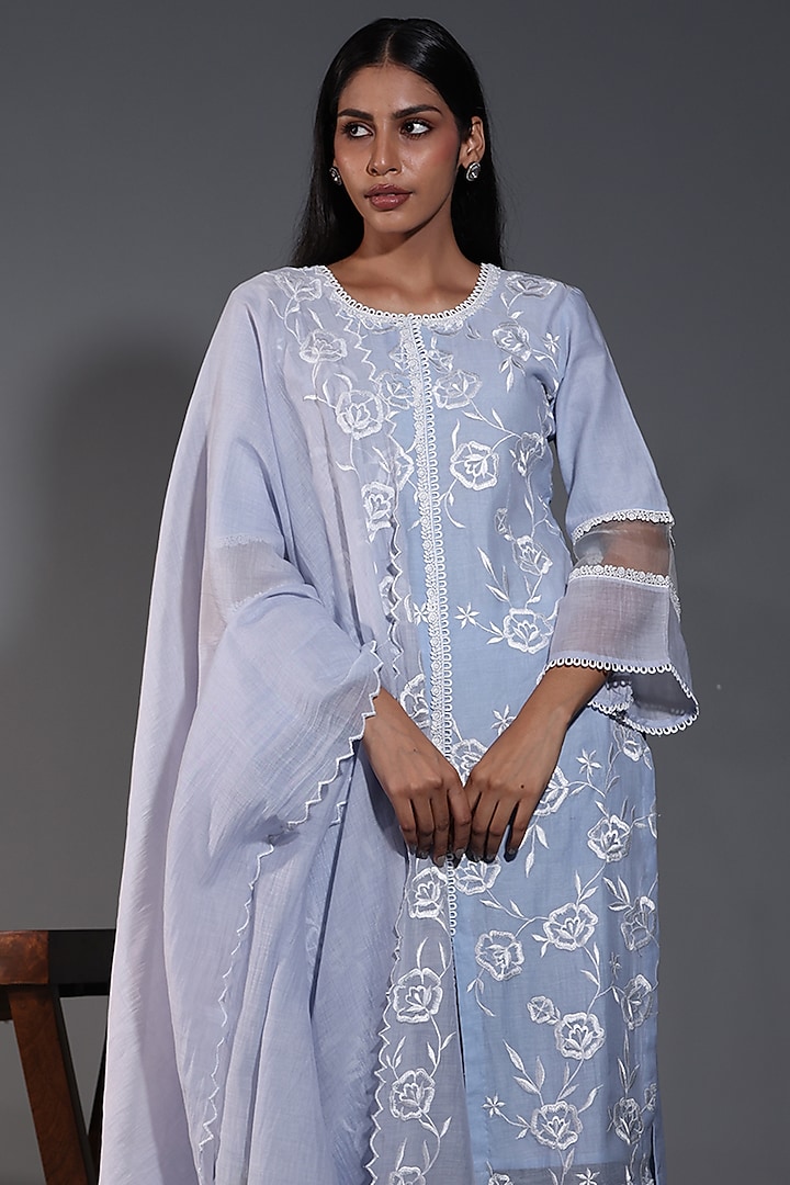 Blue Pure Chanderi Silk Machine Embroidered Kurta Set by Shweta Dabas at Pernia's Pop Up Shop