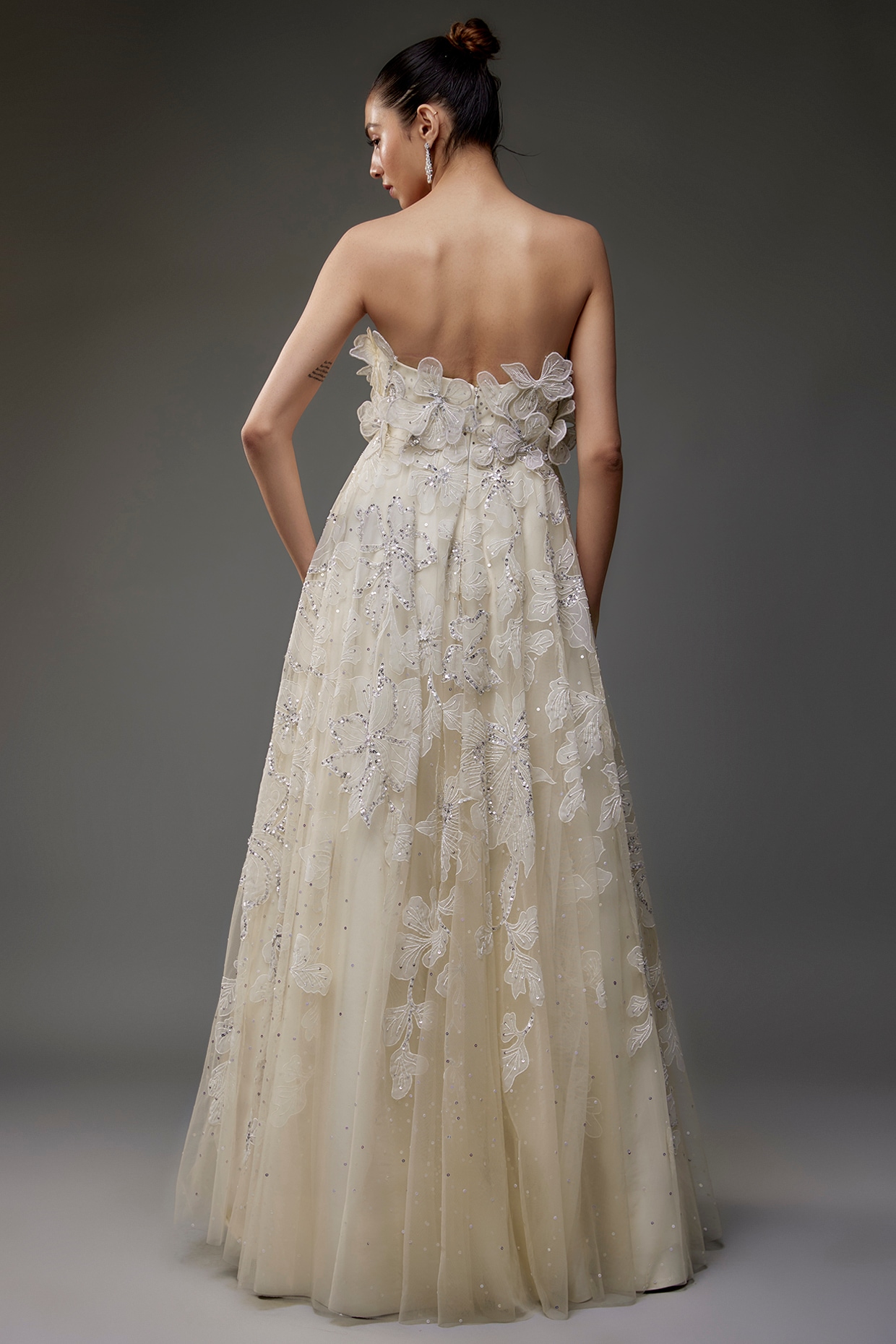 Strapless V-neck Illusion Neckline Fit And Flare Wedding Dresses With Floral  Applique | Kleinfeld Bridal