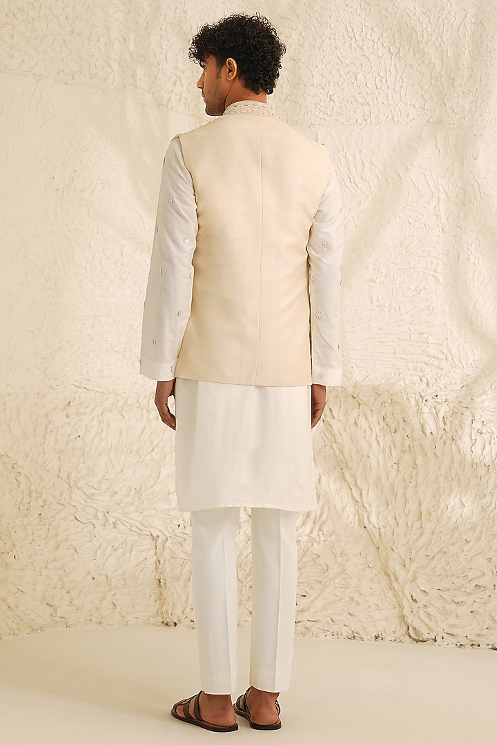 Off-White Dupion Silk Hand Embroidered Bundi Jacket Set by Shreyansh Designs at Pernia's Pop Up Shop