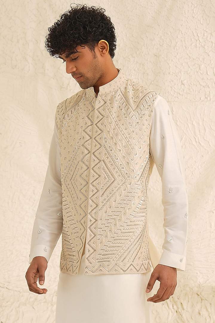 Off-White Dupion Silk Hand Embroidered Bundi Jacket Set by Shreyansh Designs at Pernia's Pop Up Shop