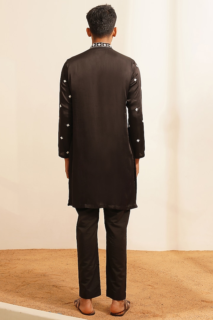 Black Chanderi Silk Hand Embroidered Kurta Set by Shreyansh Designs at Pernia's Pop Up Shop