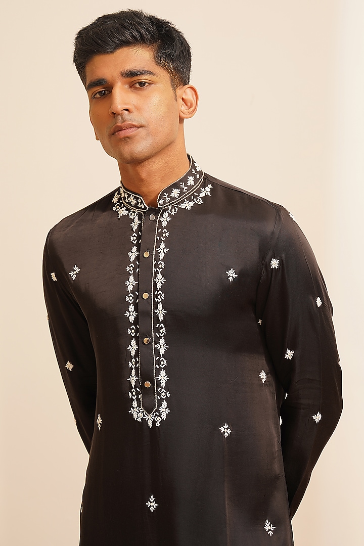 Black Chanderi Silk Hand Embroidered Kurta Set by Shreyansh Designs at Pernia's Pop Up Shop