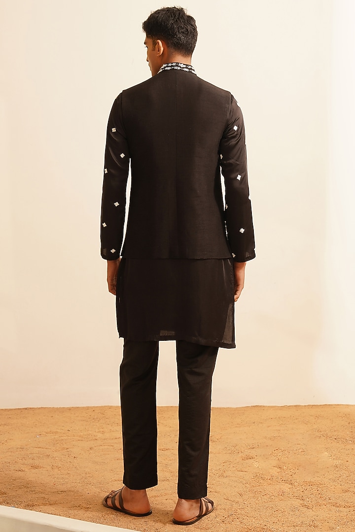 Black Dupion Silk Hand Embroidered Bundi Jacket Set by Shreyansh Designs at Pernia's Pop Up Shop