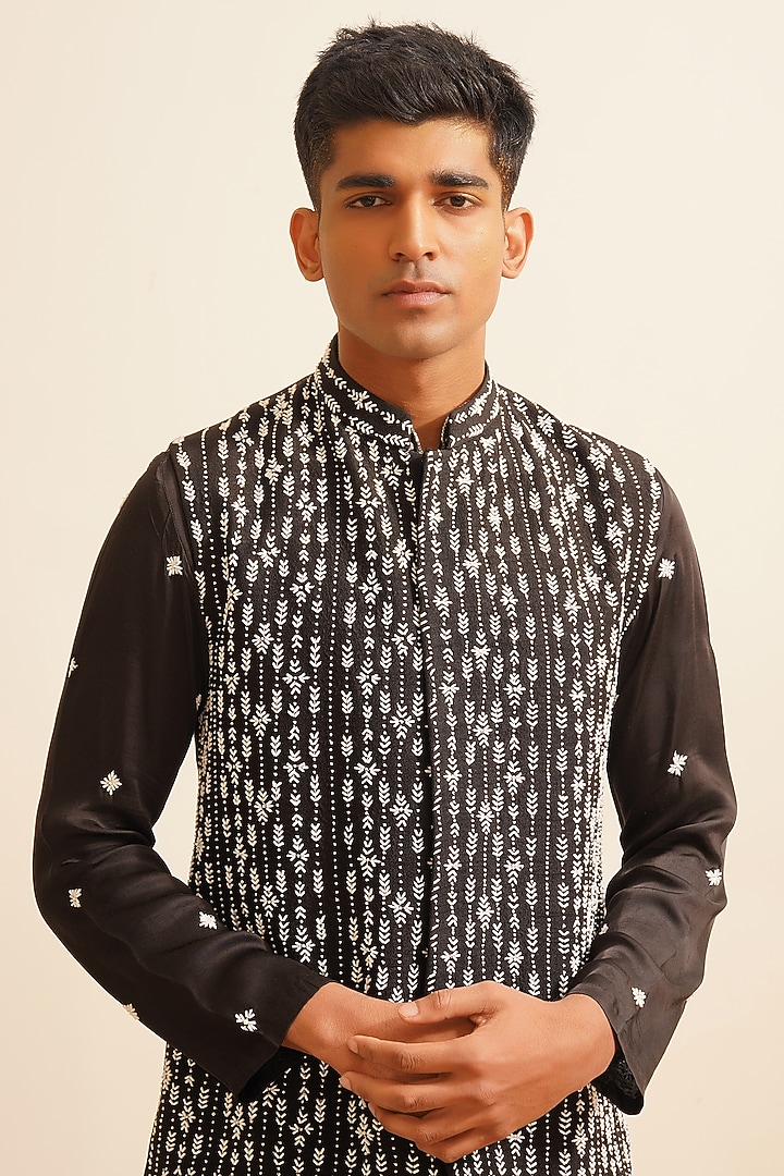 Black Dupion Silk Hand Embroidered Bundi Jacket Set by Shreyansh Designs at Pernia's Pop Up Shop