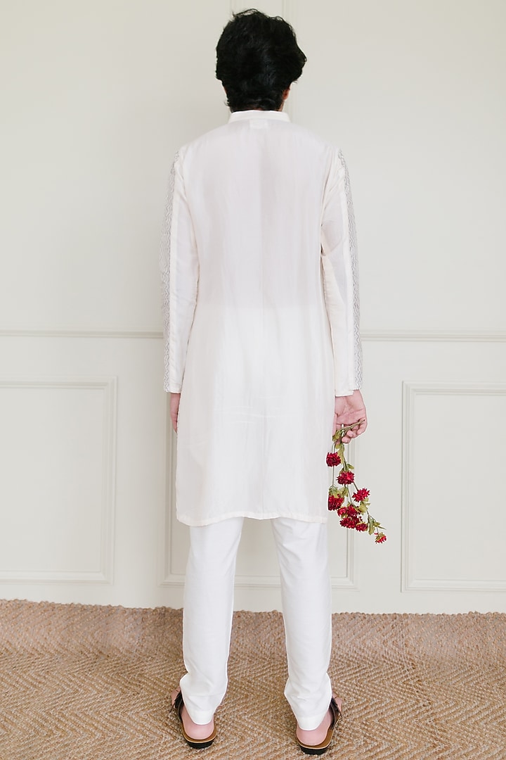 Off-White Silk Kurta by Shreyansh Designs at Pernia's Pop Up Shop