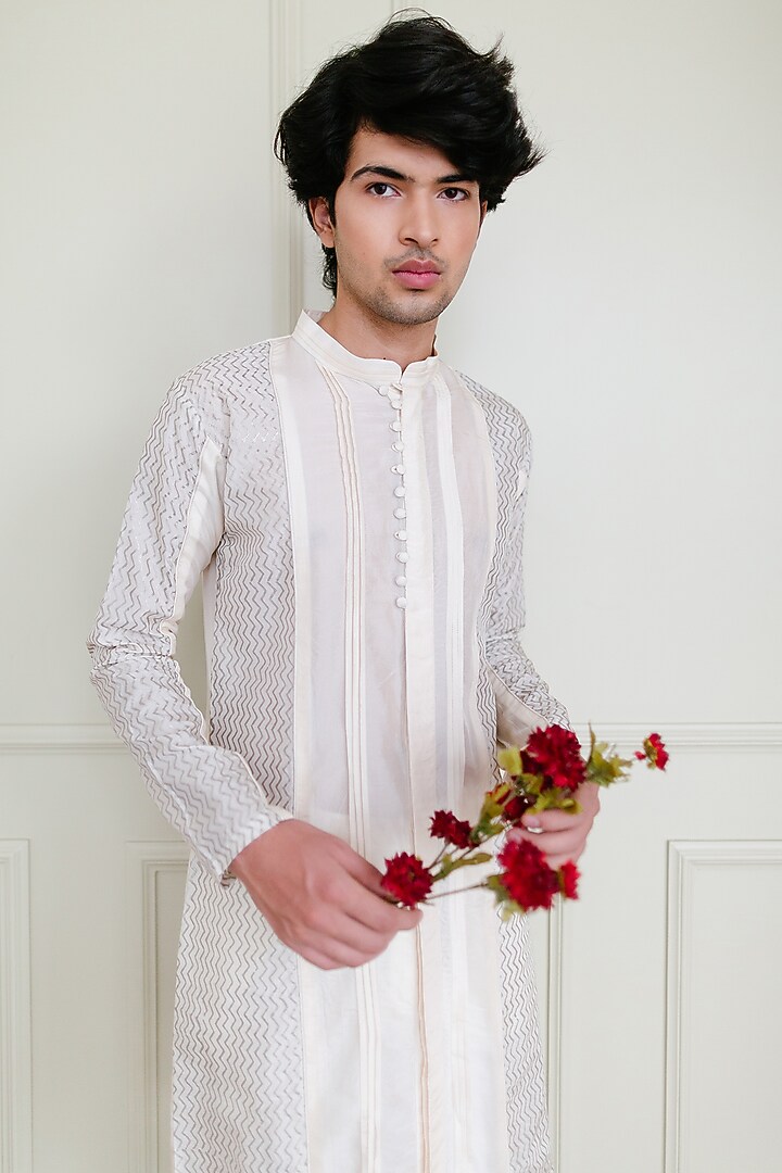 Off-White Silk Kurta by Shreyansh Designs at Pernia's Pop Up Shop