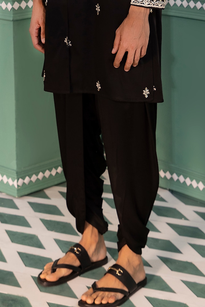 Black Padma Silk Embroidered Kurta Set by Shreyansh Designs at Pernia's Pop Up Shop