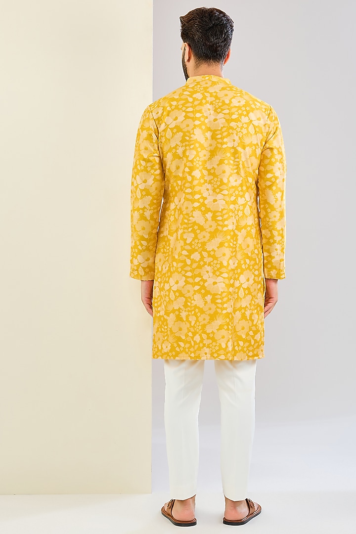Yellow Chanderi Silk Floral Printed Kurta Set by Shreyansh Designs at Pernia's Pop Up Shop