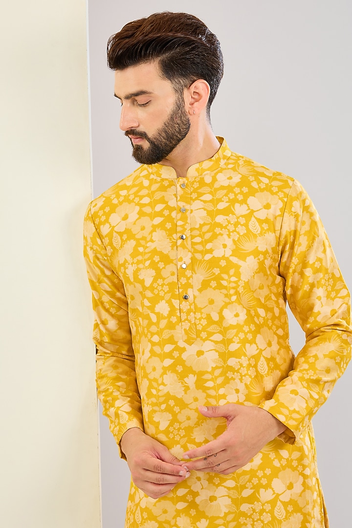 Yellow Chanderi Silk Floral Printed Kurta Set by Shreyansh Designs at Pernia's Pop Up Shop
