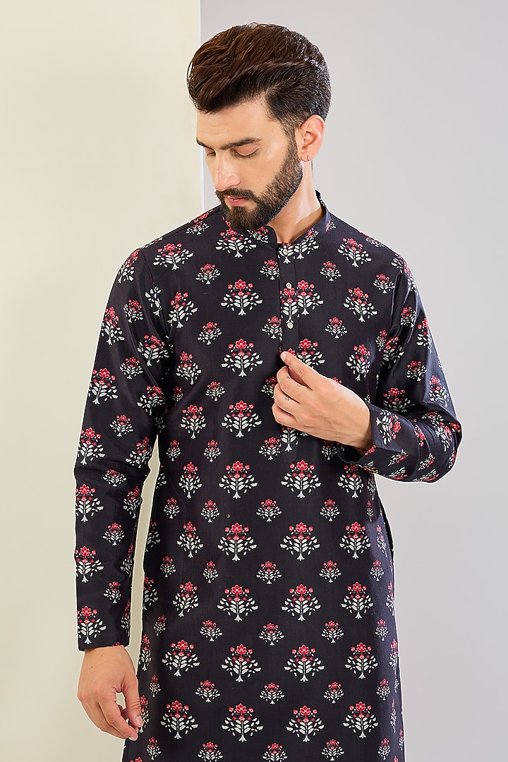 Black Chanderi Silk Floral Printed Kurta Set by Shreyansh Designs at Pernia's Pop Up Shop