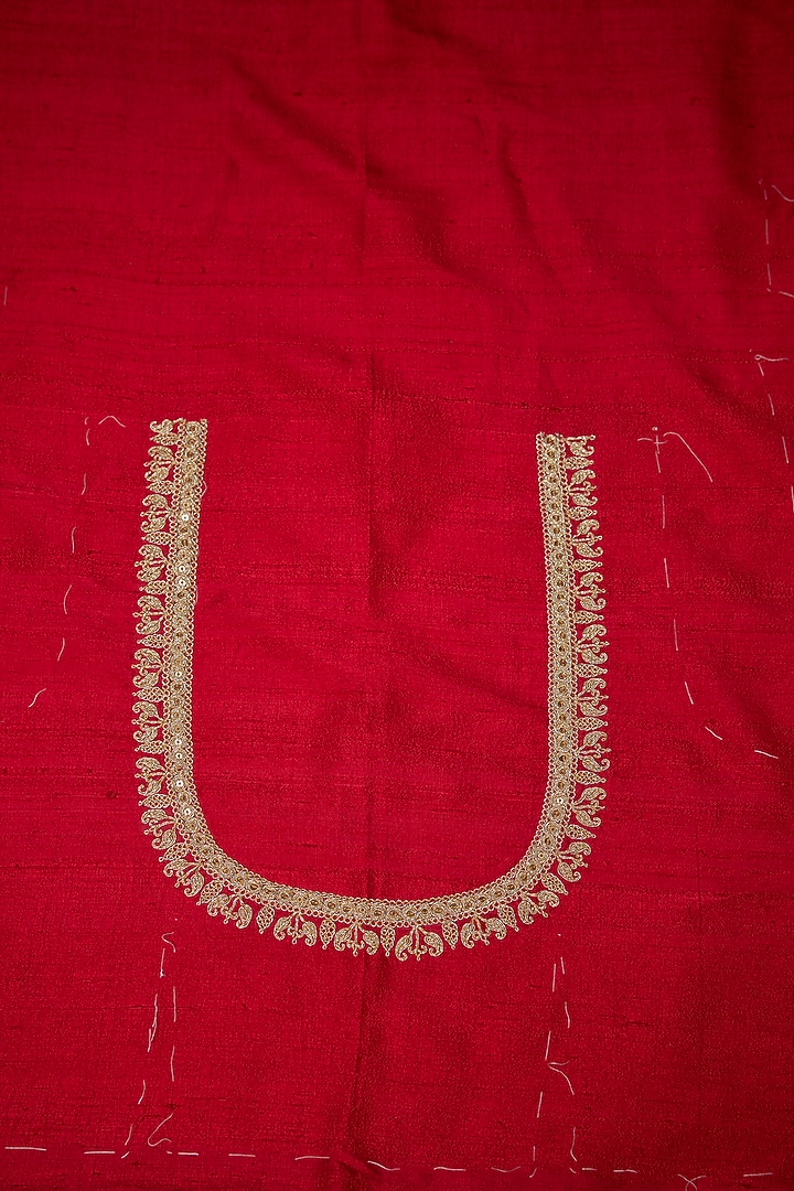 Red Silk Tilla Embroidered Banarasi Bridal Saree Set by Shantanu Goenka at Pernia's Pop Up Shop