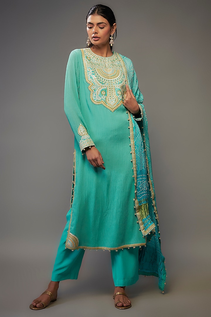 Aqua Georgette Embroidered Kurta Set by Shantanu Goenka at Pernia's Pop Up Shop