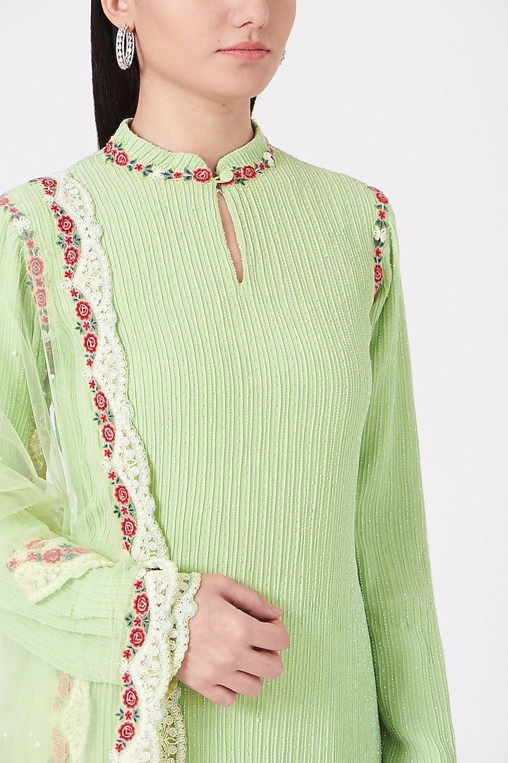 Pista Green Embroidered Kurta Set by Shantanu Goenka at Pernia's Pop Up Shop