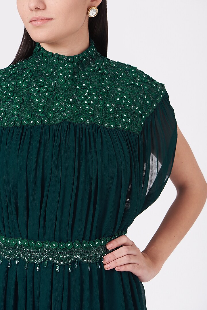 Midnight Green Embroidered Cape With Belt by Shantanu Goenka at Pernia's Pop Up Shop