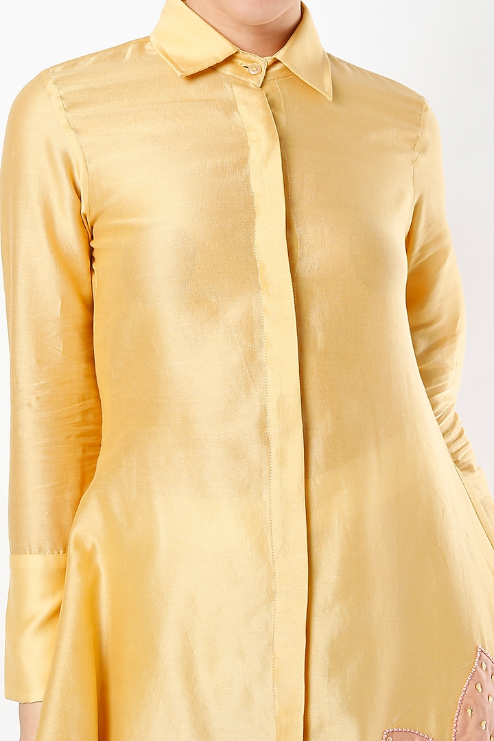 Yellow Embroidered Kurta Set by Shivangi Jain at Pernia's Pop Up Shop