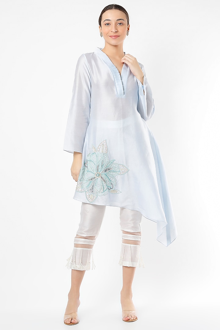 Sky Blue Embroidered Kurta Set by Shivangi Jain at Pernia's Pop Up Shop