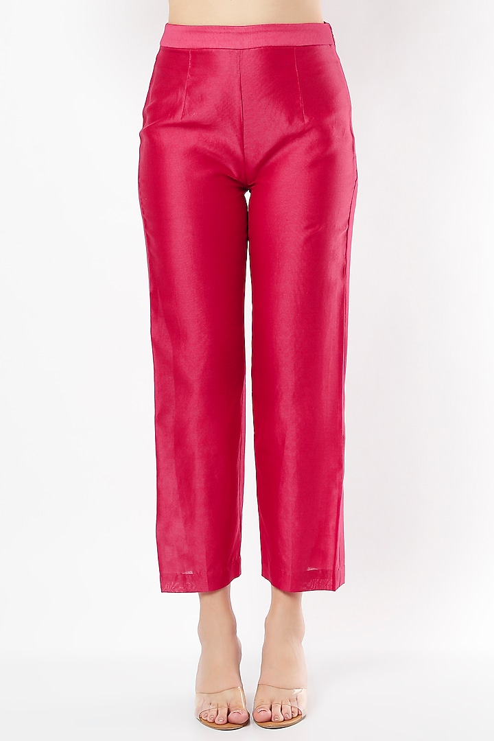 Fuchsia Red Embroidered Kurta Set by Shivangi Jain at Pernia's Pop Up Shop