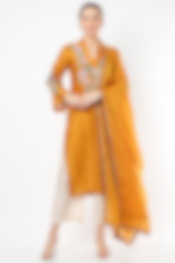 Ochre Embroidered Kurta Set by Shivangi Jain at Pernia's Pop Up Shop