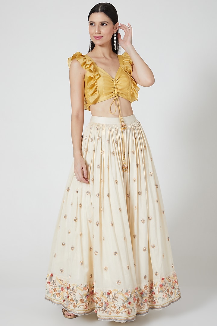 Off White Embroidered Wedding Lehenga Set by Shivangi Jain at Pernia's Pop Up Shop