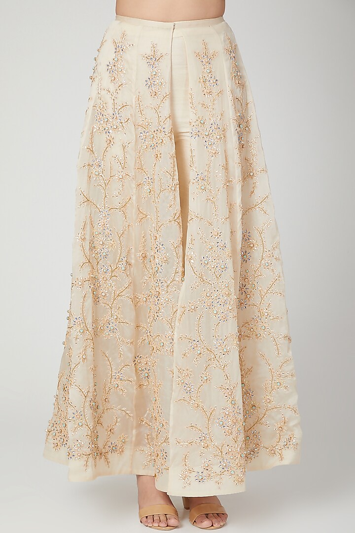 Nude Embroidered Bridal Lehenga Set by Shivangi Jain at Pernia's Pop Up Shop