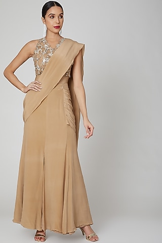 Ochre Embroidered Slit Saree by Shivangi Jain