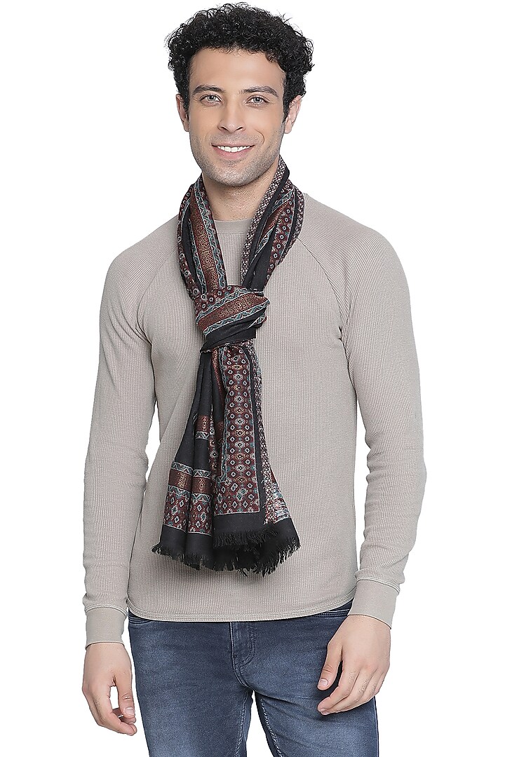 Black Wool & Lurex Muffler by Shingora Men at Pernia's Pop Up Shop