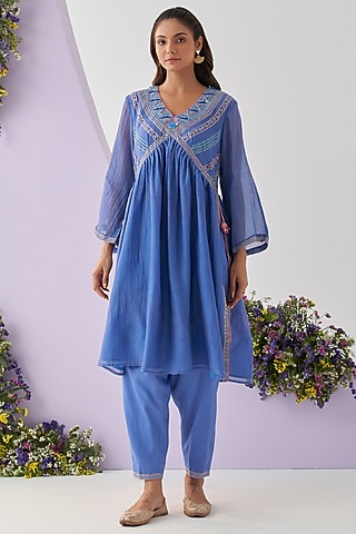Blue Mul Chanderi Resham Embroidered Kurta Set by Shipraa Grover