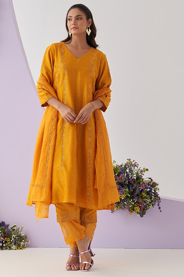 Yellow Chanderi Resham Embellished Kurta Set by Shipraa Grover