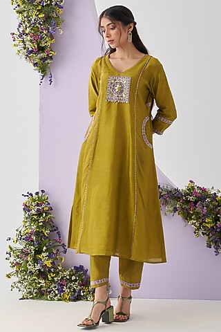 Mehendi Green Chanderi Sequins Embellished Kurta Set by Shipraa Grover