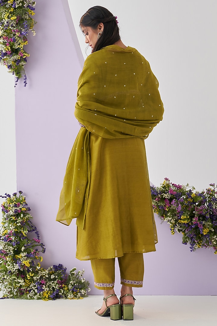 Mehendi Green Chanderi Sequins Embellished Kurta Set by Shipraa Grover at Pernia's Pop Up Shop