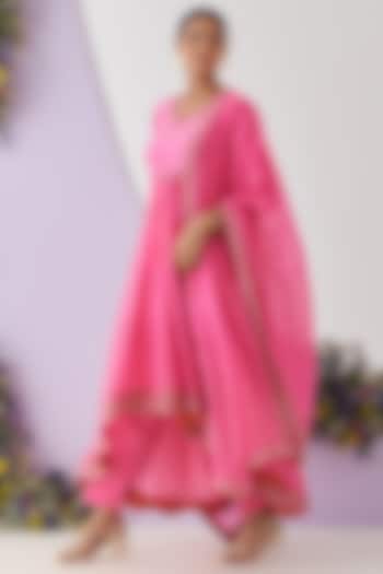 Pink Chanderi Mul Resham Embroidered Kurta Set by Shipraa Grover