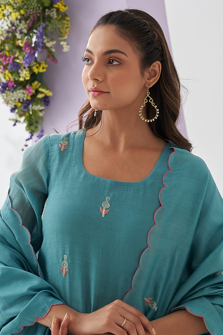 Turquoise Chanderi Resham Embroidered Kurta Set by Shipraa Grover at Pernia's Pop Up Shop