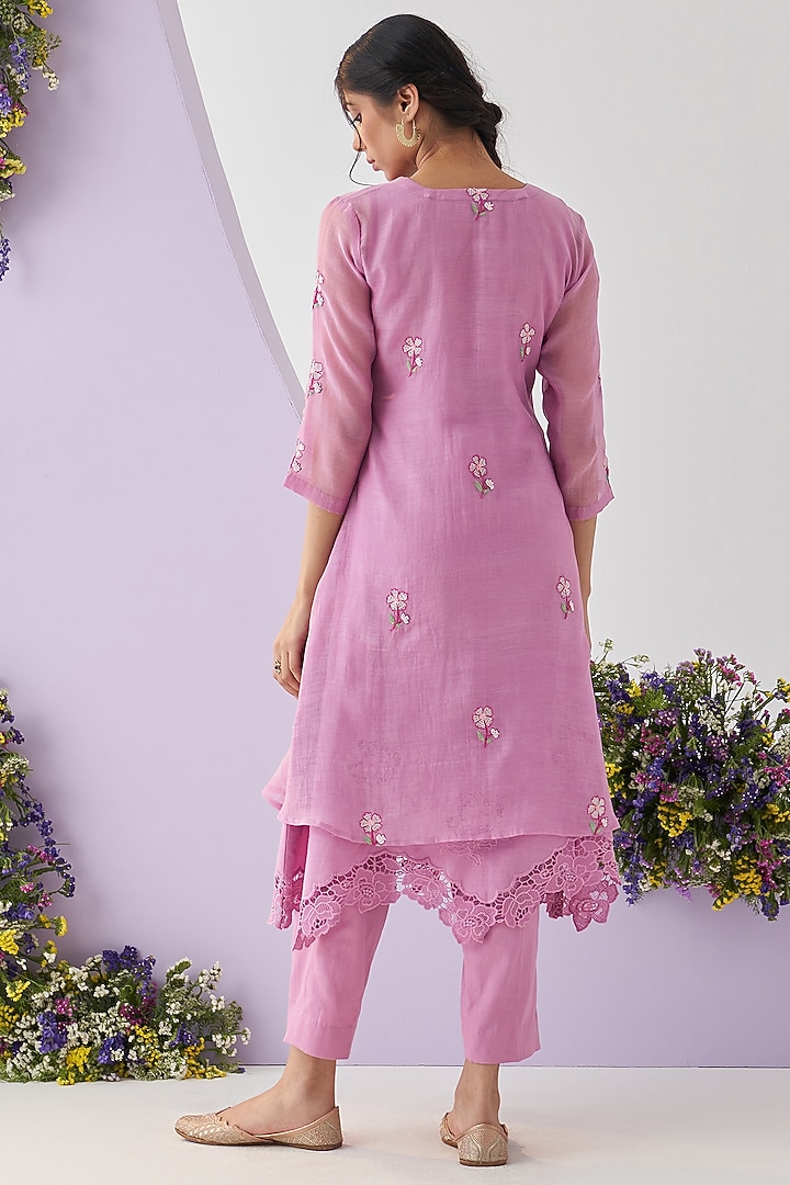 Pink Mul Chanderi Resham Embroidered Overlay Kurta Set by Shipraa Grover at Pernia's Pop Up Shop
